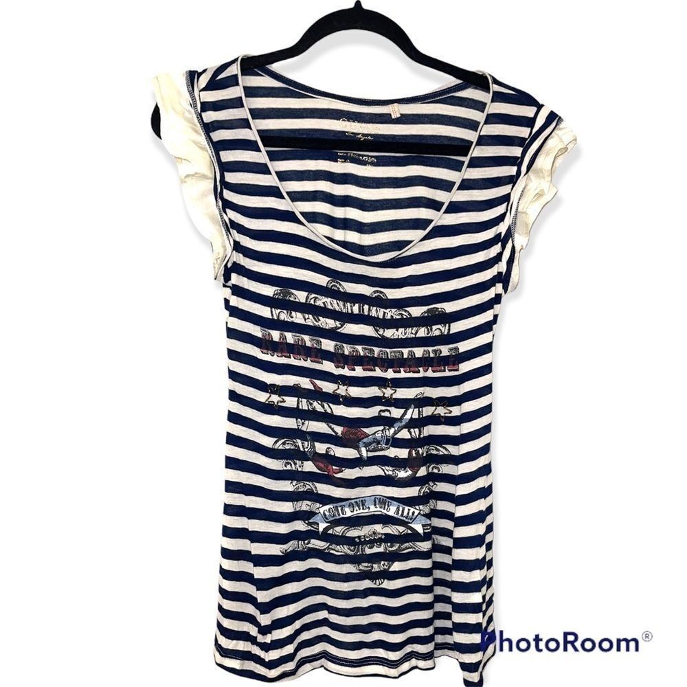 𝅺Guess carnival striped top​​​